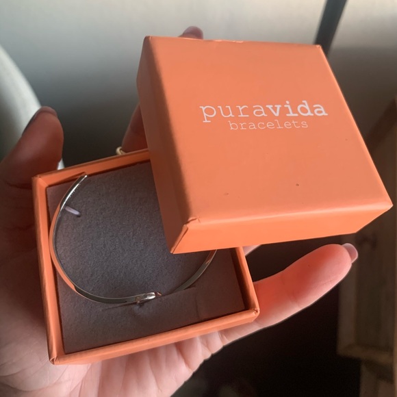 WAVE CUFF BRACELET - Picture 3 of 4